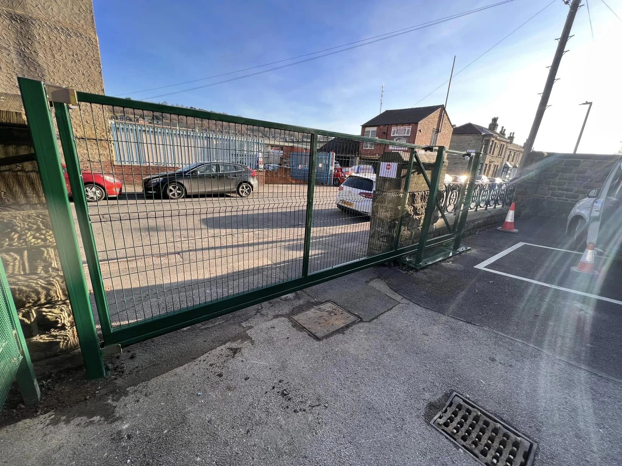 Commercial mesh sliding gate